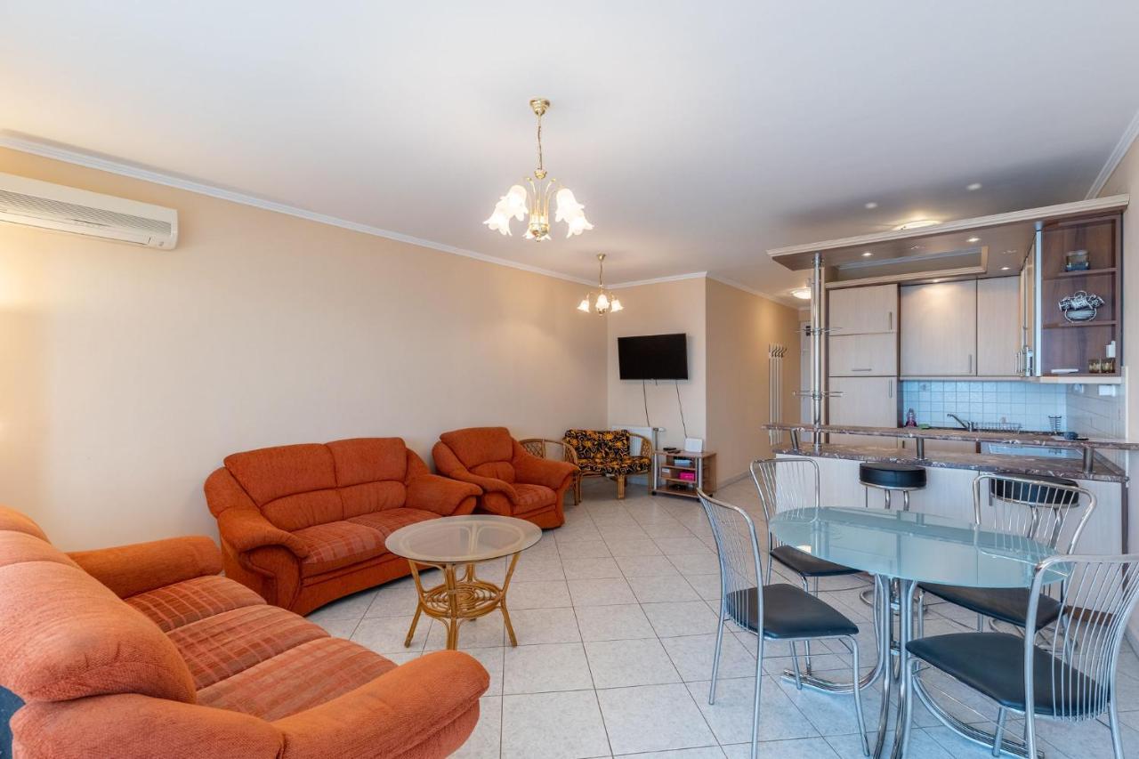 Kek Hullam Apartman By Bltn Apartment Siófok Exterior foto