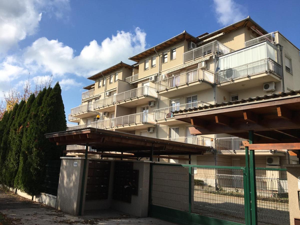 Kek Hullam Apartman By Bltn Apartment Siófok Exterior foto